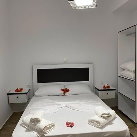 Rentrooms Geni Ksamil Zewnętrze zdjęcie