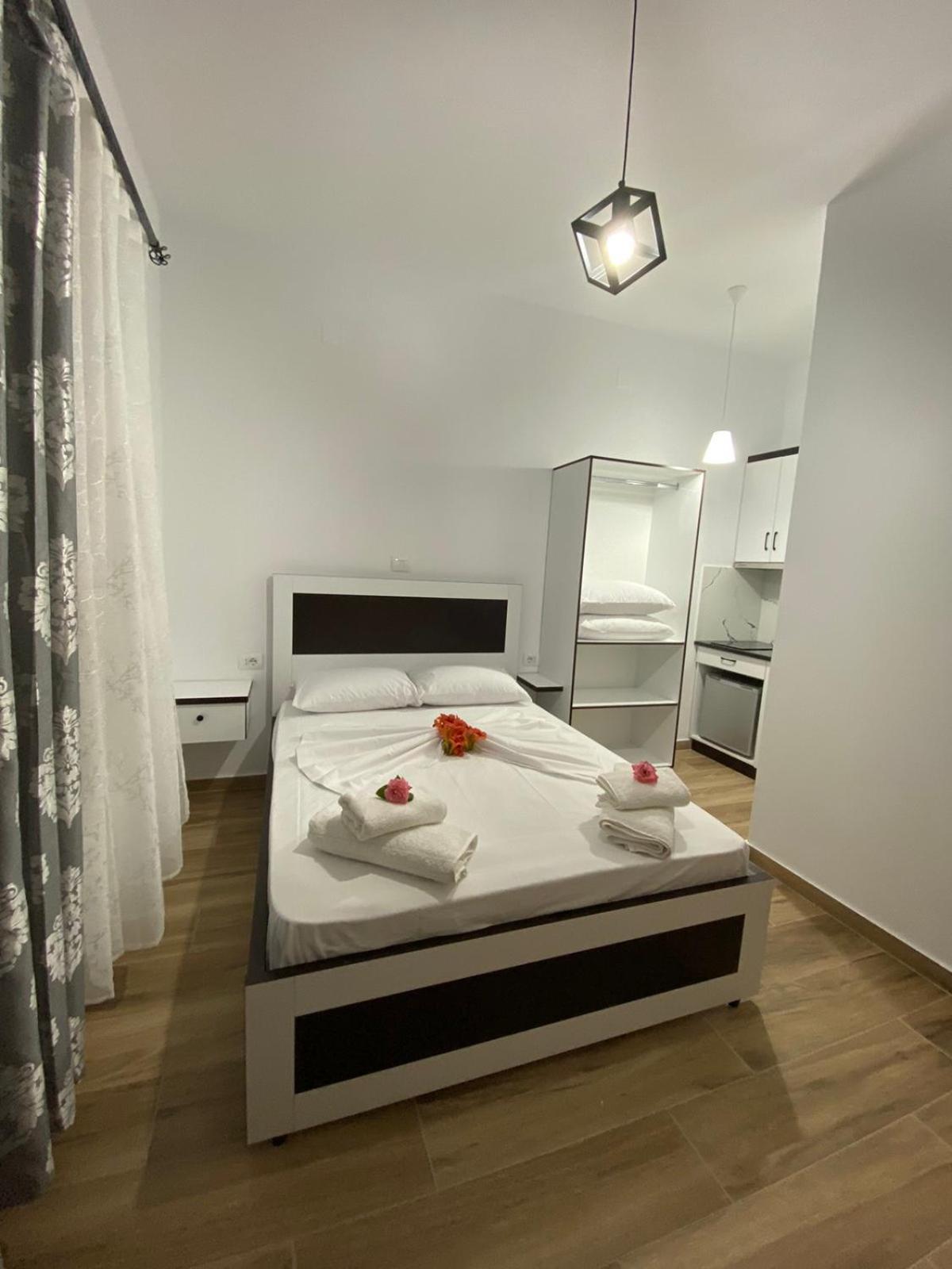 Rentrooms Geni Ksamil Zewnętrze zdjęcie