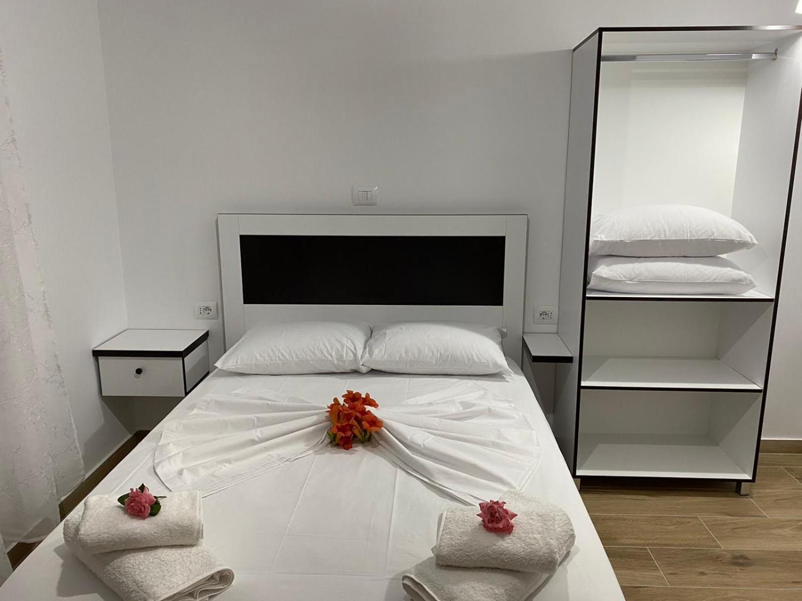 Rentrooms Geni Ksamil Zewnętrze zdjęcie